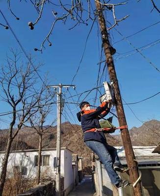 抗擊疫情 北京聯(lián)通在行動 千家萬戶的通信守護者與通信設備修理